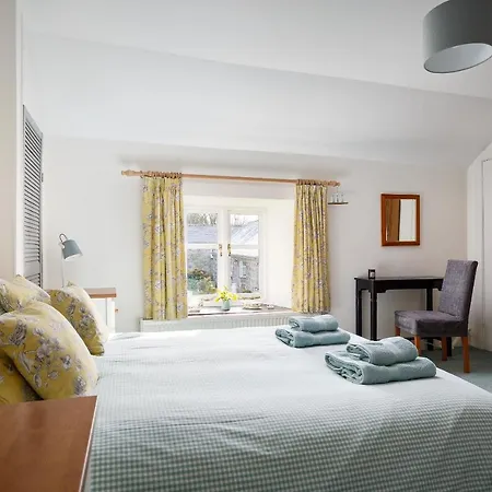 Little Pengelly Farm Bed & Breakfast