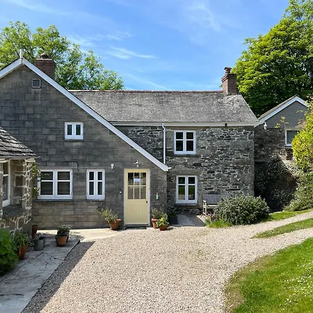 Bed & Breakfast Little Pengelly Farm 4*